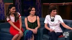 Ведущие утреннего эфира Светлана Зейналова, Марина Ким и Юлия Зимина. Вечерний Ургант. Фрагмент выпуска от 07.03.2017