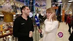 Выбор новогодних подарков. Острый репортаж с Аллой Михеевой. Вечерний Ургант. Фрагмент выпуска от 29.12.2017