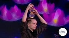 «Я буду держать пирамиду из четырех шаров на голове». Я могу! Анонс