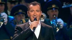 Александр Буйнов, сводный хор МЧС России — «Песня о тревожной молодости». Праздничный концерт ко Дню спасателя. Фрагмент выпуска от 26.12.2015