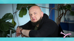Дмитрий: преподаватель колледжа, в свободное время ведет мероприятия и совершает подвиги, любит колбасу, не умеет дарить цветы. Давай поженимся! Фрагмент выпуска от 11.07.2018