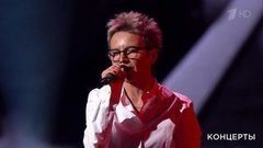 Светлана Сурганова — «Певец у микрофона». «Своя колея». Фрагмент выпуска от 26.01.2018