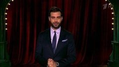 О предусмотрительном гонщике, живоглотстве чиновников и пластмассовых дорогах. Новости от Ивана. Вечерний Ургант. Фрагмент выпуска от 18.04.2016