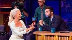 Елена Летучая проверяет нашу студию на чистоту. Вечерний Ургант. Фрагмент выпуска от 24.09.2015