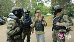Соревнования спецназовцев в Калининградской области. Острый репортаж с Аллой Михеевой. Вечерний Ургант. Фрагмент выпуска от 14.06.2017