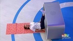 Лежим с пользой для здоровья — ноги вверх! Жить здорово! Фрагмент выпуска от 26.09.2017
