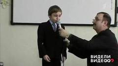 На все голоса мальчик. Видели видео? Фрагмент выпуска от 25.07.2018