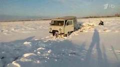 Водитель микроавтобуса УАЗ слишком сильно хлопнул дверью машины и стал звездой интернета. Хиты интернета