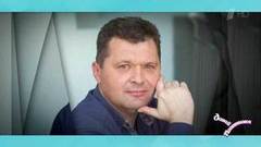 Константин: таможенный пенсионер, занимается укладкой 3D-полов, гордится детьми, не простит измену. Давай поженимся! Фрагмент выпуска от 20.03.2019