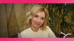 Людмила: стюардесса, мечтает выучить испанский язык, гордится сыном, не любит худых и татуированных мужчин, очень ревнива. Давай поженимся! Фрагмент выпуска от 25.05.2018