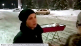 В Самаре женщина привезла гроб к зданию правительства региона